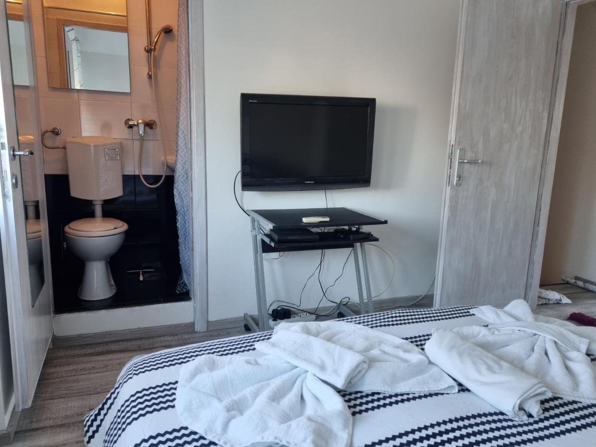 Guest House Roki & Diva (Adults Only) Zadar Exterior photo
